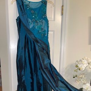 Elegant Blue Evening Gown